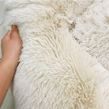 Load image into Gallery viewer, Comfy Warm Plush Round Bed | Pet Beds For Dogs/Cats